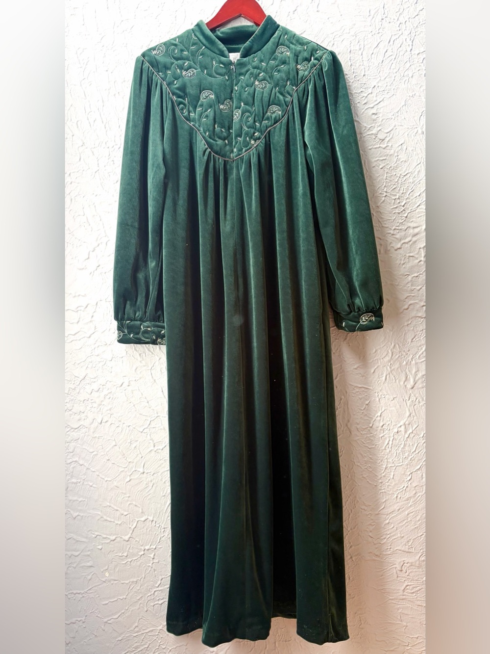 Vtg Jasmine Rose Green Velvet Embroidered Zip Robe M